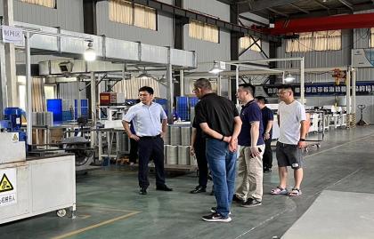 ผู้นําของ XCMG, Zoomlion และ Liugong ได้เยี่ยมชมเวิร์กช็อป HEADMAN